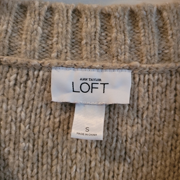 Loft Women's Small Beige Sweater - Picture 2 of 4